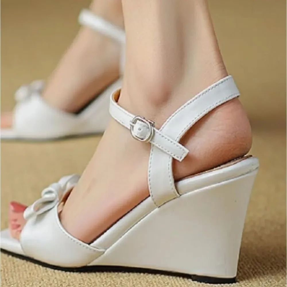 BRAND NEW UNISA ELEGANT LOW WEDGE OPEN TOE SANDAL